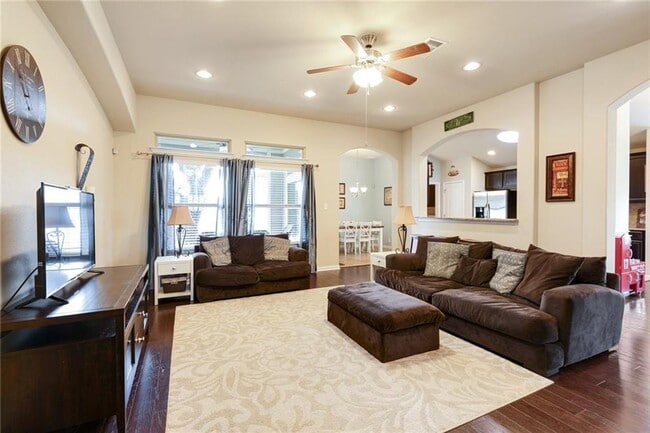 Foto del edificio - 1802 Discovery Blvd