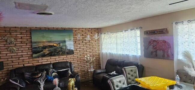 Foto del edificio - 5927 Moonmist Dr