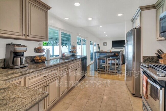 Foto del edificio - 28365 Robin Ave