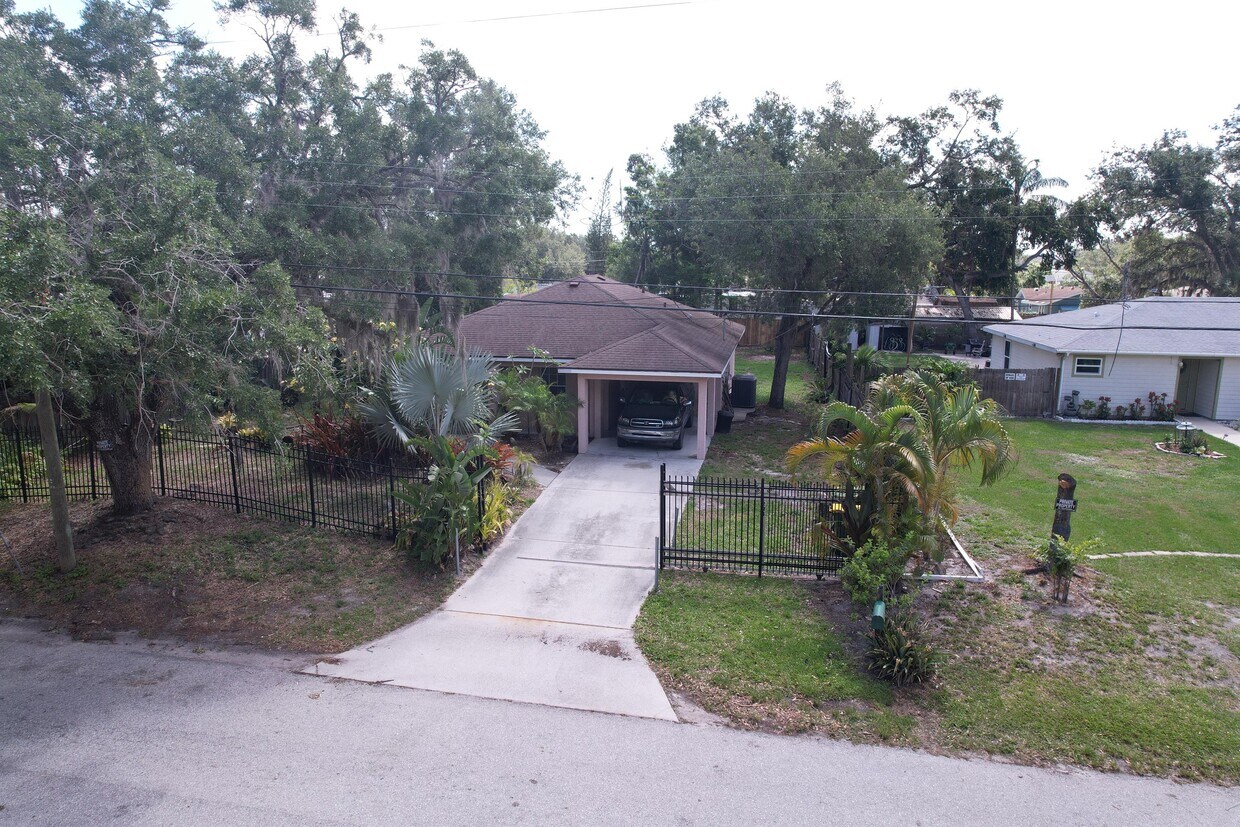 Primary Photo - 224 Tarpon Ave