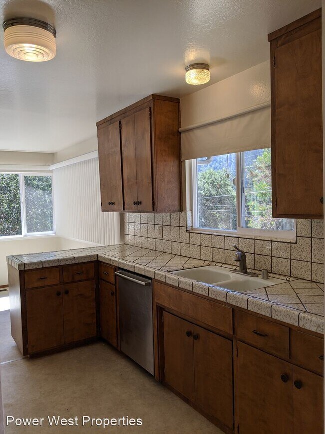 Building Photo - 3 br, 2 bath House - 290 Circle Drive