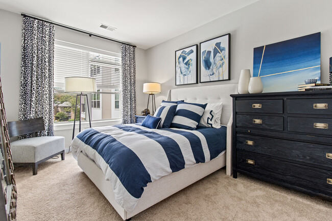 Carpeted Bedrooms - Vista Wilde Lake Apartments