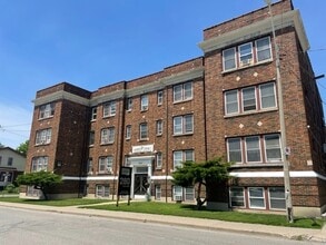 Building Photo - Garden Court Apartments