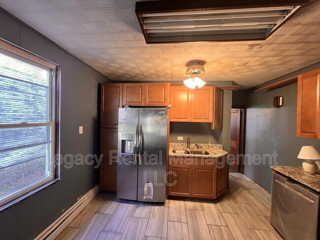 Foto del edificio - 323 Maple St