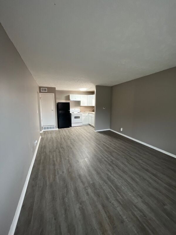 Building Photo - 1335 N 27th St