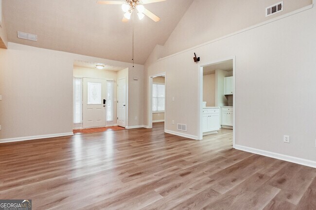 Building Photo - 35 Spring Valley Keep