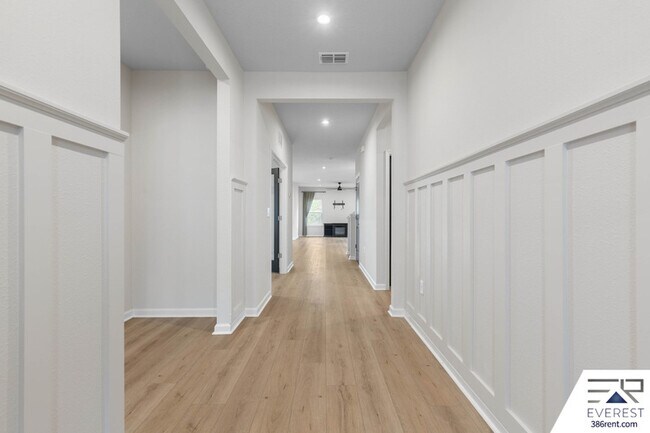 Foto del edificio - 249 Montgomery Ct