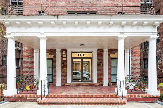 Entrance Photo - 4112 41st St