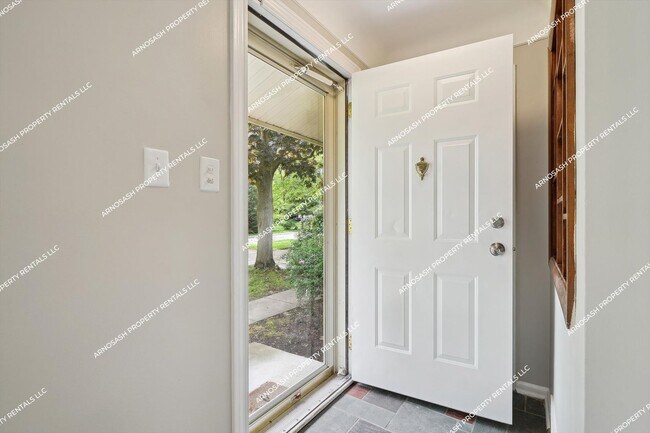 Building Photo - 29309 Spring Hill Dr