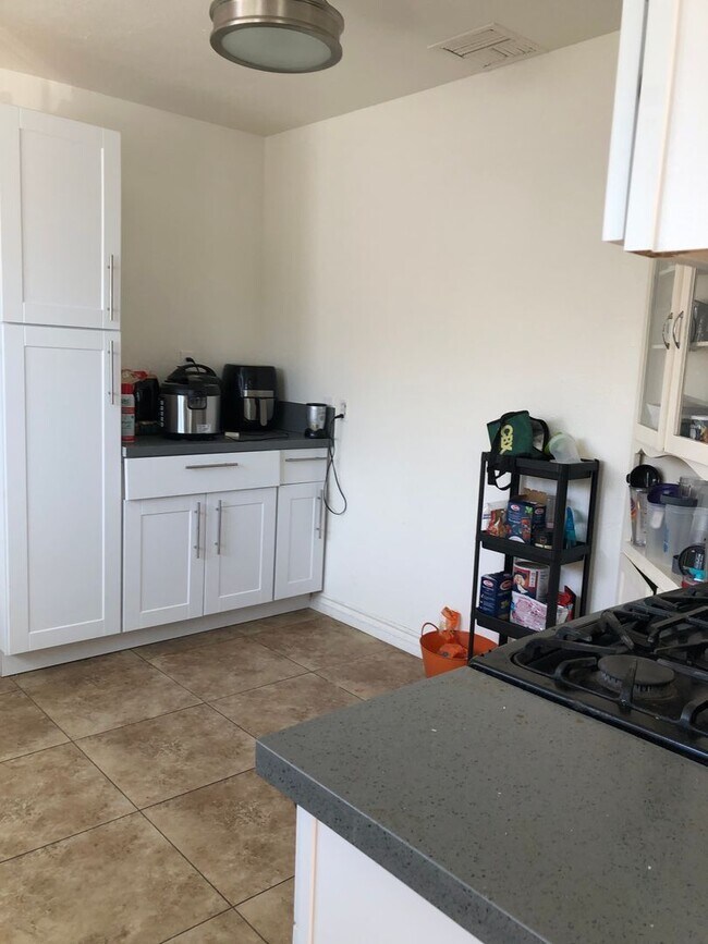 Foto del edificio - Beautiful 7-Bedroom Home Near SDSU – Spa Included!