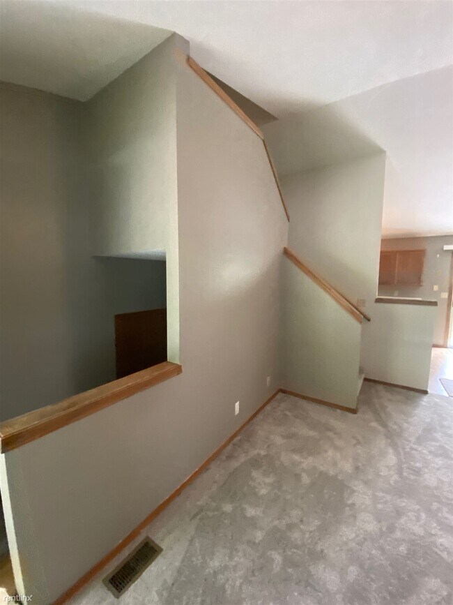 Foto del edificio - 3 br, 2 bath House - 269 W Village Lake Dr...