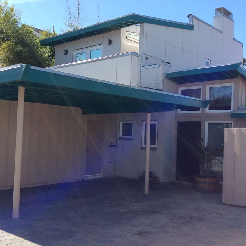 Primary Photo - 1173 Shelburn Ln