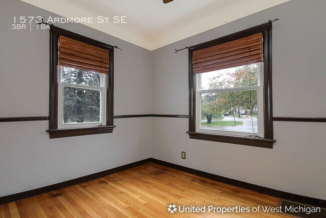 Building Photo - 1573 Ardmore St SE