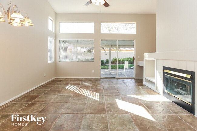Building Photo - 4121 Palamos Dr
