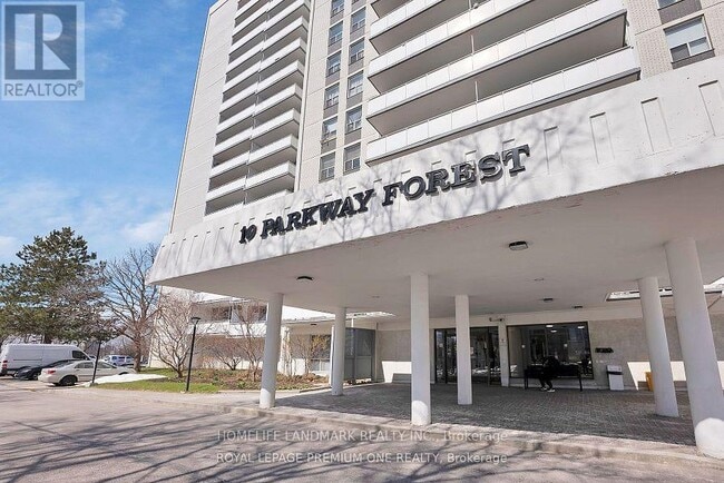 Building Photo - 10-1710 Parkway Forest Dr