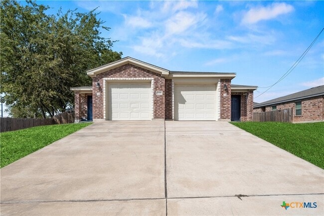 Building Photo - 2204 Indian Trail