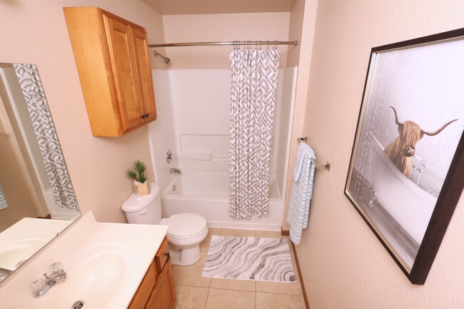 Building Photo - Stone Pointe Apartments