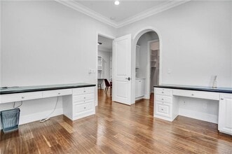 Building Photo - 54 Clifford