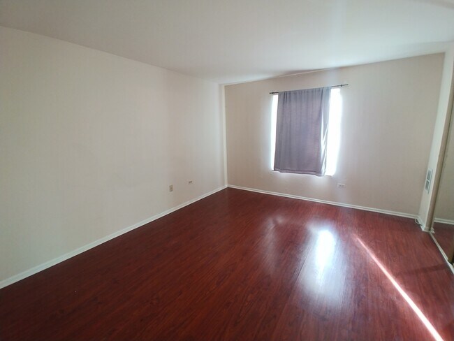 Building Photo - 756 Prescott Dr