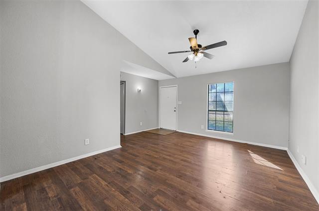 Building Photo - 539 English Oak St