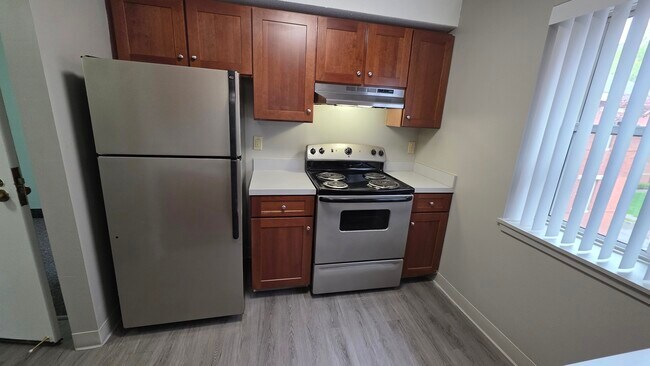 Building Photo - 96 Westwind Rd