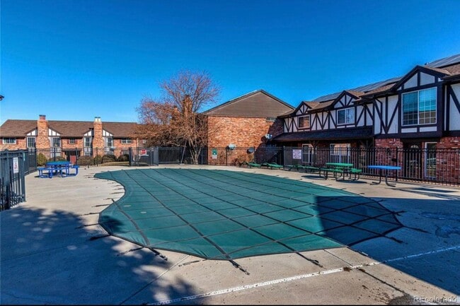 Photo - South Denver, 2 bed 2.5 bath Townhome, 2 Car Parking, Close to Light Rail