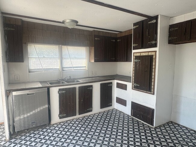 Foto del edificio - 450 Harmon Ln
