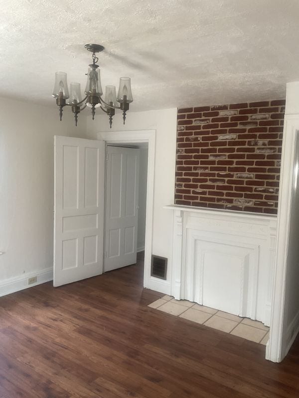 Building Photo - 323 Prestley Rd
