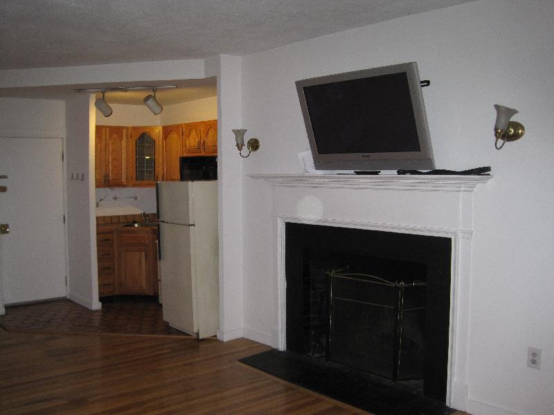Primary Photo - 80 Phillips St