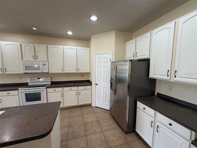 Building Photo - 2363 Bartek Pl