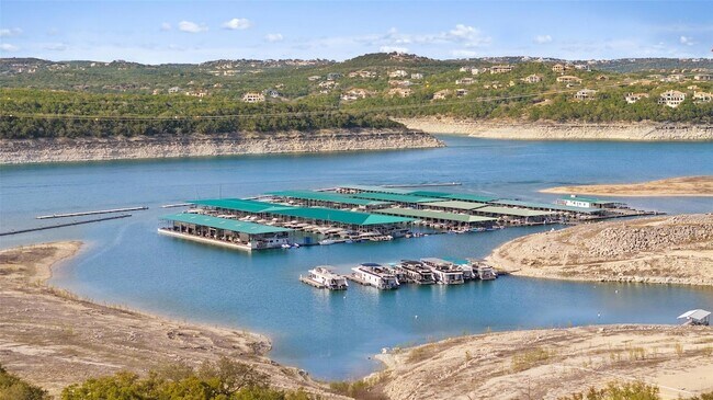 Foto del edificio - 17210 W Beach Rd