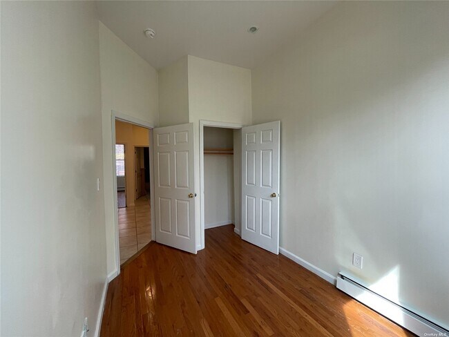Building Photo - 2058 Arthur Ave