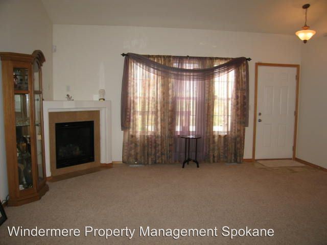 Building Photo - 1022 Fox Ridge Rd
