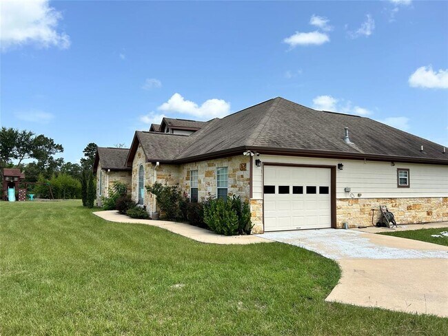 Foto del edificio - 6814 Millstone Dr