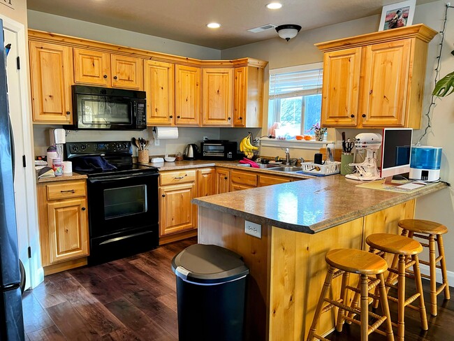 Kitchen - 1913 S 1325 W