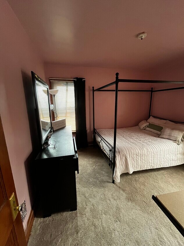 Master room - 2026 Grand Ave