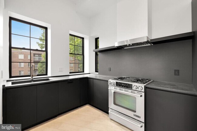 Foto del edificio - 1451 Maryland Ave NE