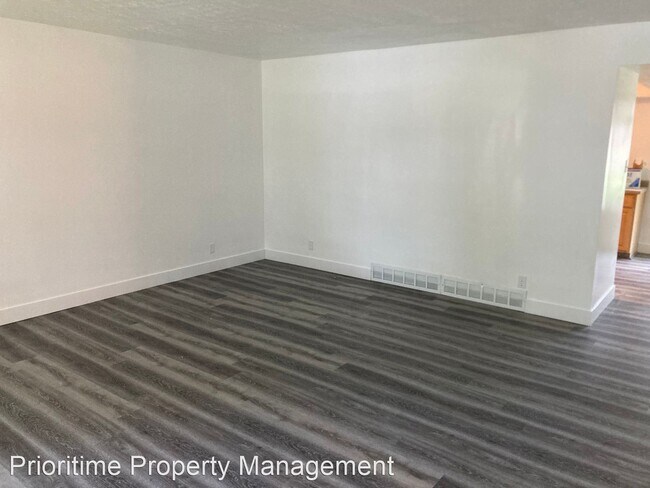 Foto del edificio - 6 br, 3.5 bath House - 2552 W Tamra Dr