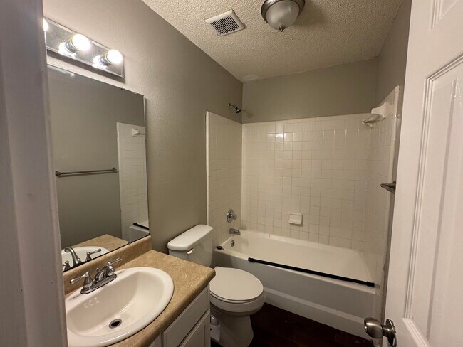 Foto del edificio - 2365 Parrot Ln