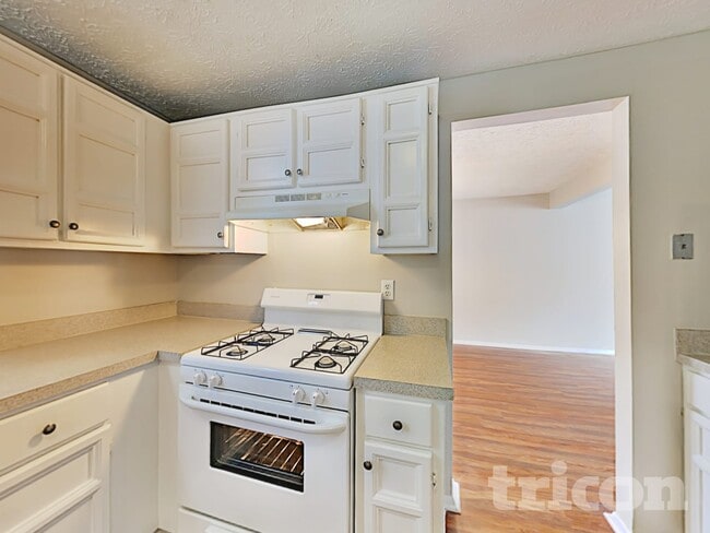 Building Photo - 4928 Rockborough Trail NW