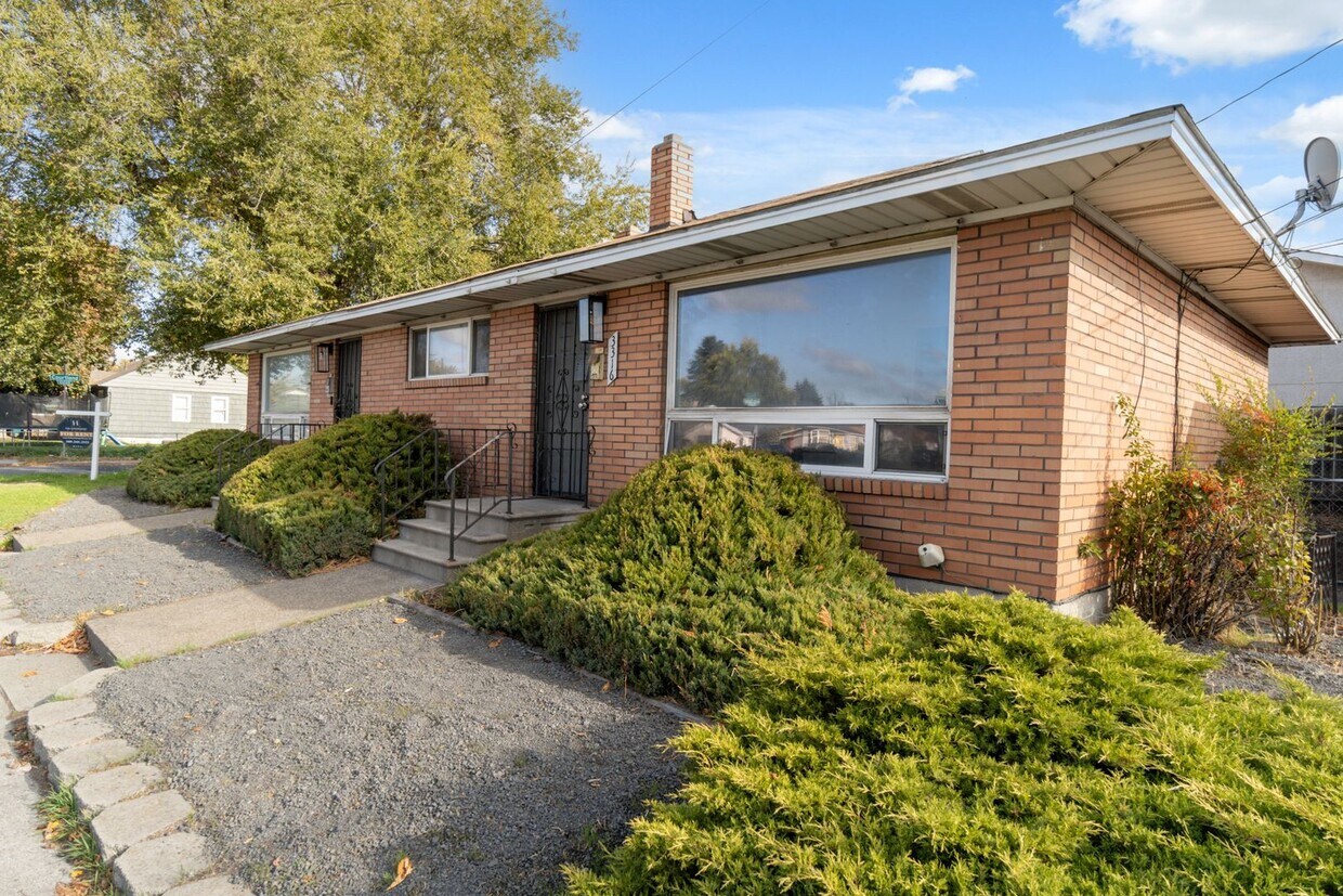 Primary Photo - 3316-3318 N Nevada St