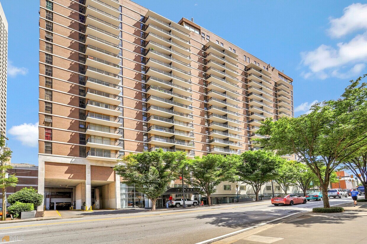 Foto principal - 620 Peachtree St NE