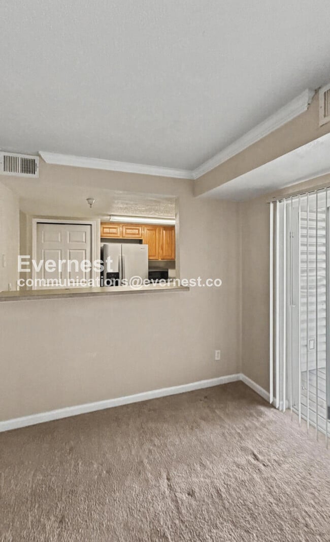 Building Photo - Modern Comfort Meets Mountain Views / 3 beds & 2 Bath / Coming Soon!