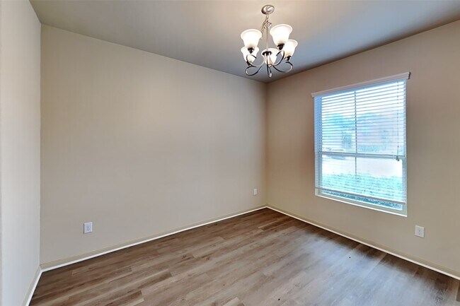 Foto del edificio - 2313 Jefferson Crossing Dr