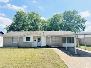 Building Photo - 1104 Ashland Dr