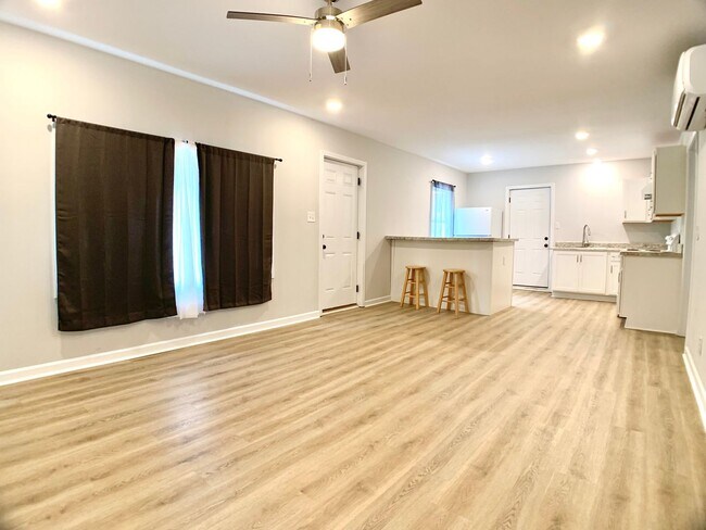 Foto del edificio - 1624 Golf Club Ln