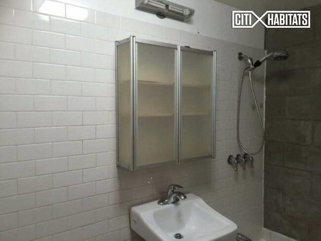 Foto del edificio - 3525 9th St