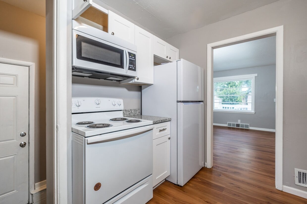 Primary Photo - Stylish Simplicity: 2 Bed, 1 Bath Single-F...