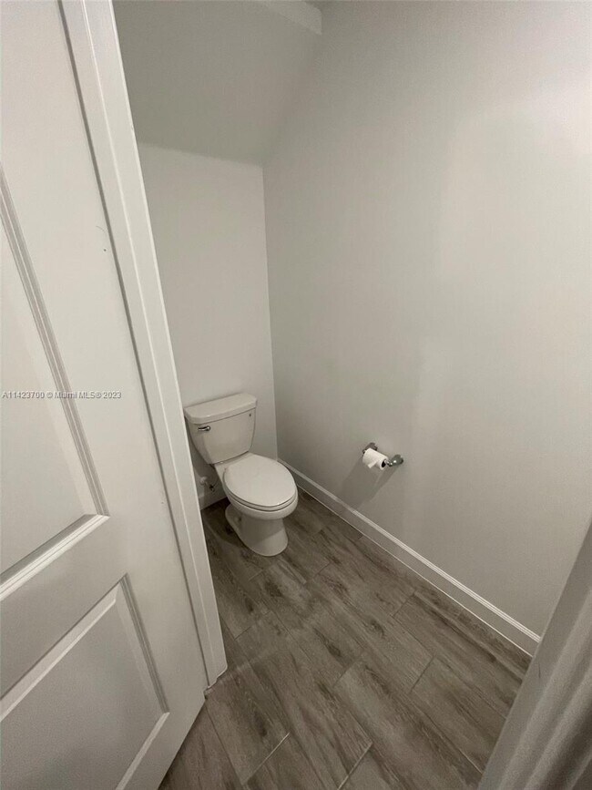 Foto del edificio - 4202 Coco Plum Pl