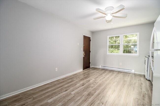 Building Photo - 96 Belair Dr